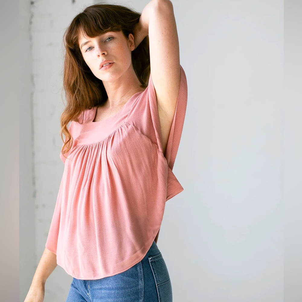 Suunday Flutter Sleeve Top